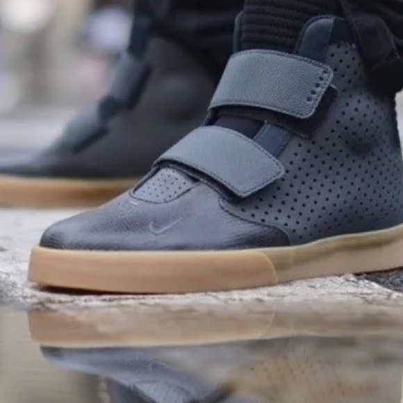 Nike Other - Nike Flystepper 2K3 Sneakers Size 9